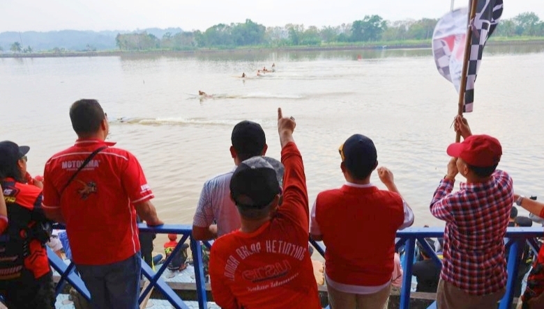 Final Balap Ketinting Lomba Ini Salah Satu Ikon Pembangunan